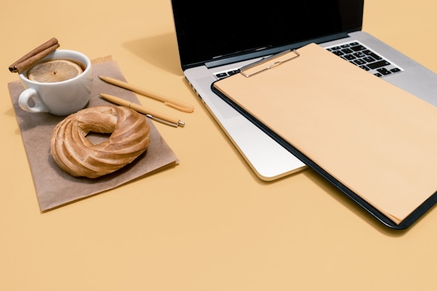 Formulario de contacto y escritorio